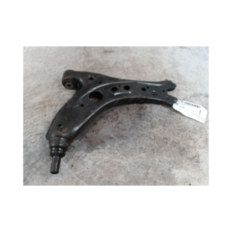 TRIANGLE INFERIEUR AVANT GAUCHE VOLKSWAGEN POLO 02-05