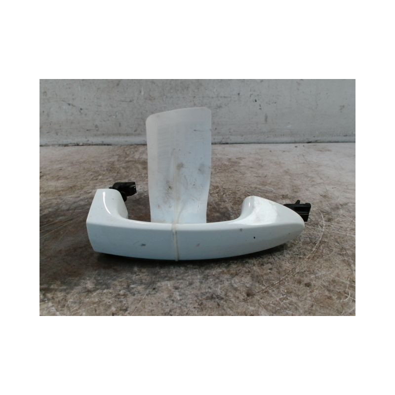 POIGNEE EXTERIEURE PORTE AVANT GAUCHE FORD FIESTA 2010-
