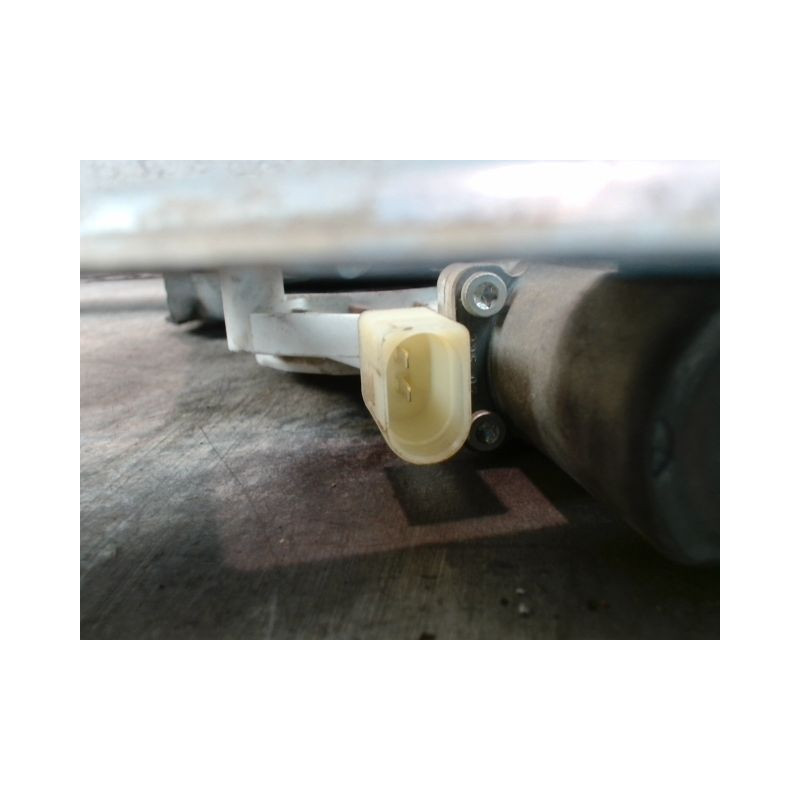 MECANISME+MOTEUR LEVE-GLACE AVANT GAUCHE VOLKSWAGEN CRAFTER FGN 2006-