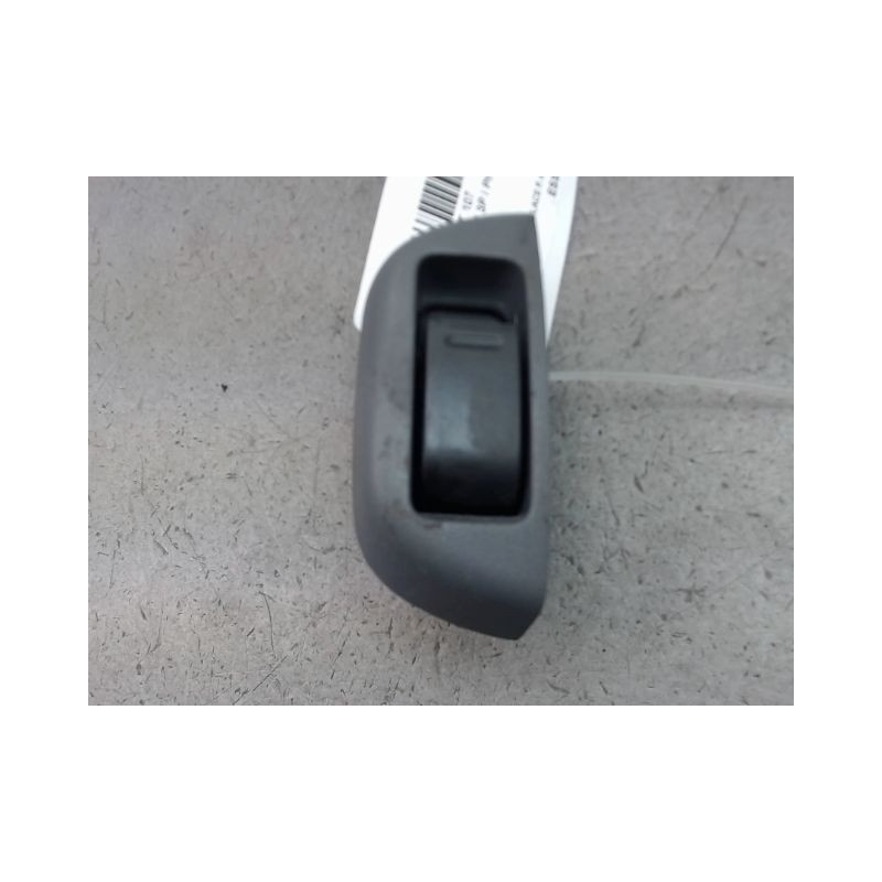 COMMANDE LEVE-GLACE PORTE AVD PEUGEOT 107 I Phase 1 2005-2008