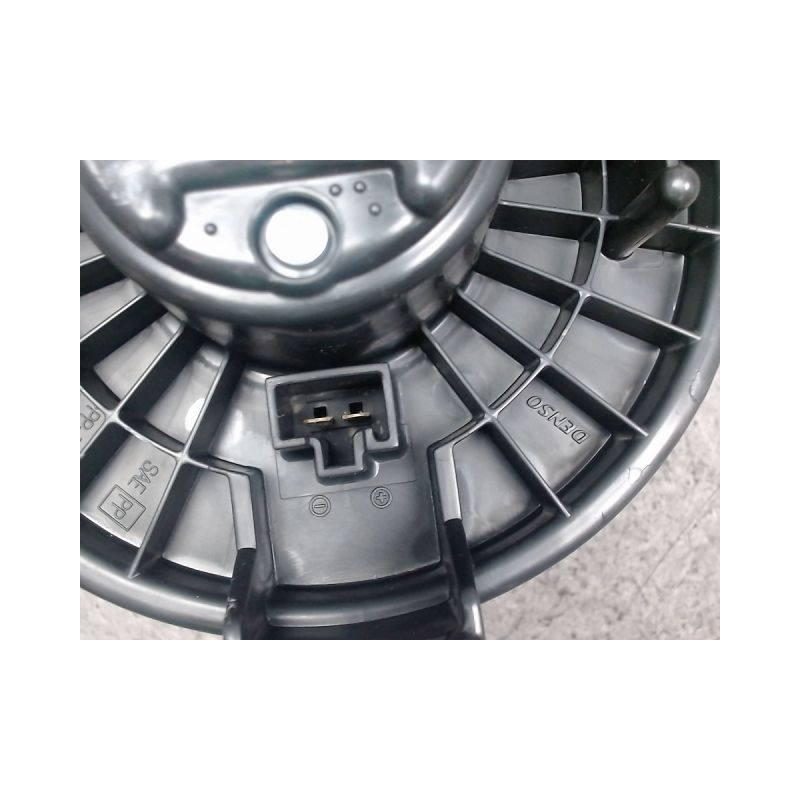 MOTEUR VENTILATEUR CHAUFFAGE TOYOTA YARIS 2005-