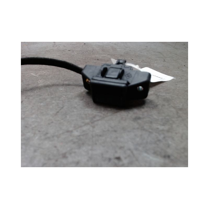 SERRURE HAYON  RENAULT CLIO II PH.2 01-06