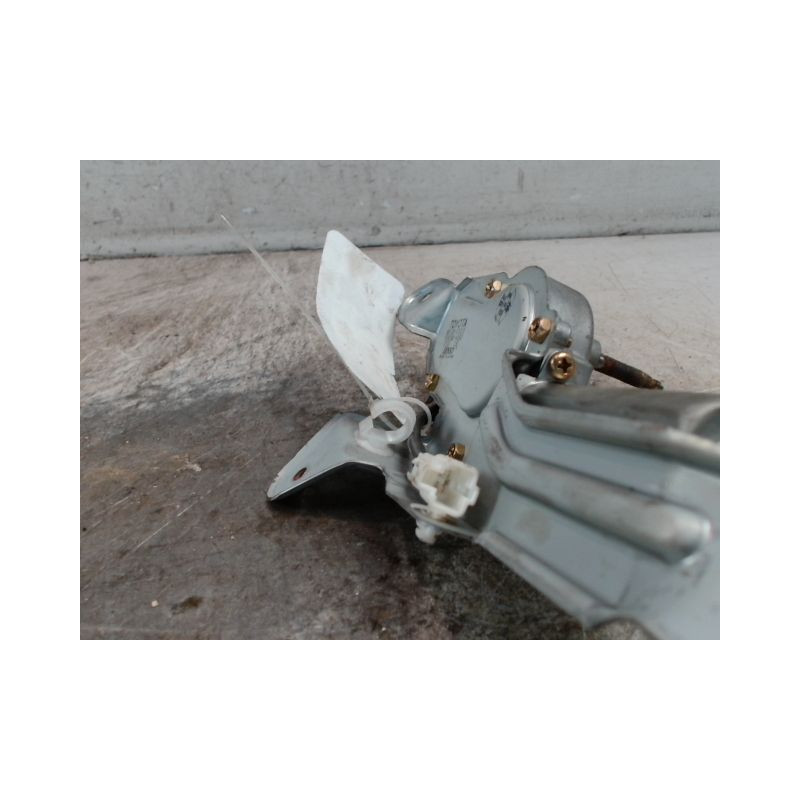 MOTEUR ESSUIE-GLACE ARRIERE TOYOTA YARIS -2003