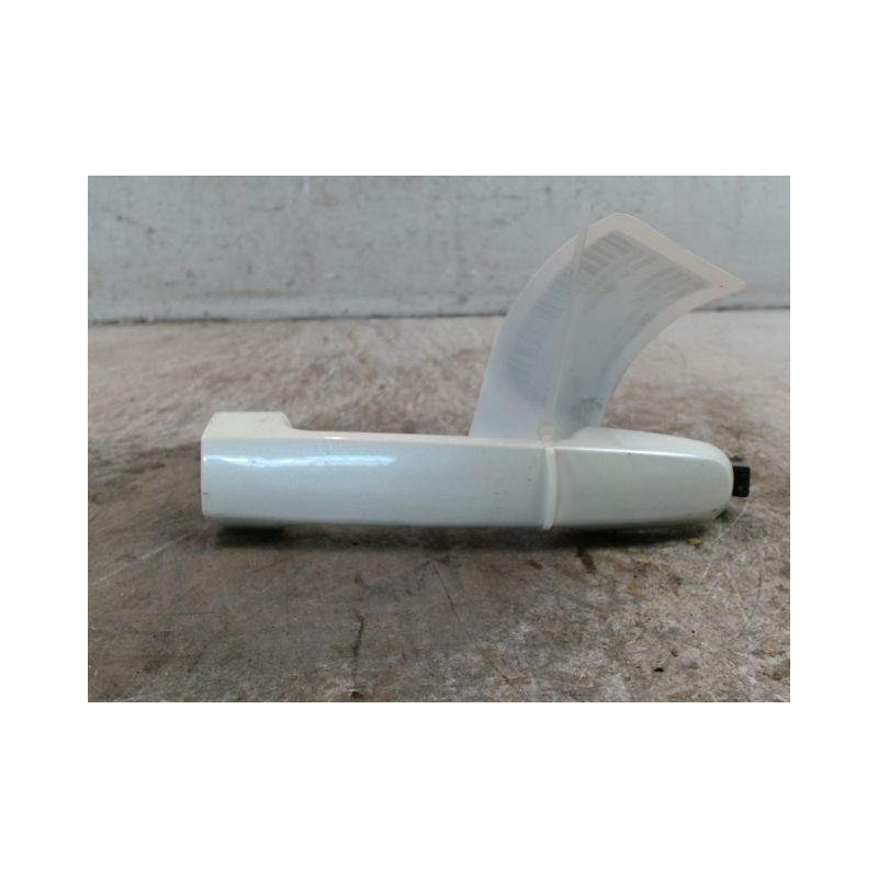 POIGNEE EXTERIEURE PORTE AVANT GAUCHE TOYOTA RAV4 2003-