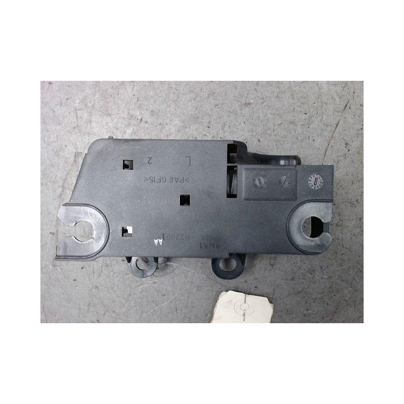 POIGNEE INTERIEURE PORTE AVANT GAUCHE FORD FOCUS 2 PHASE 2 GASOIL