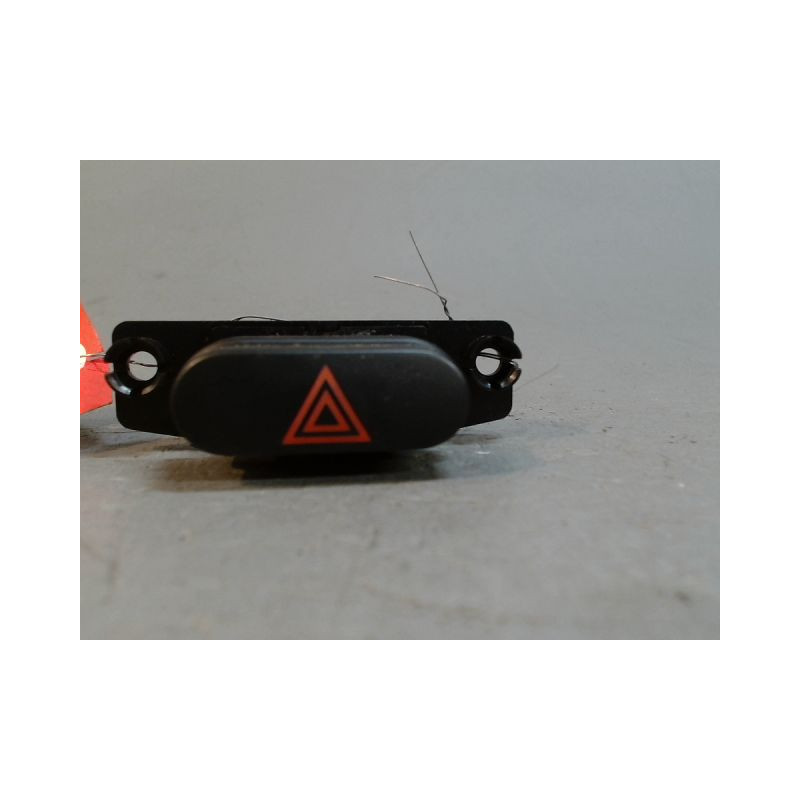 BOUTON DE WARNING HYUNDAI I 10 1 PHASE 1 DIESEL