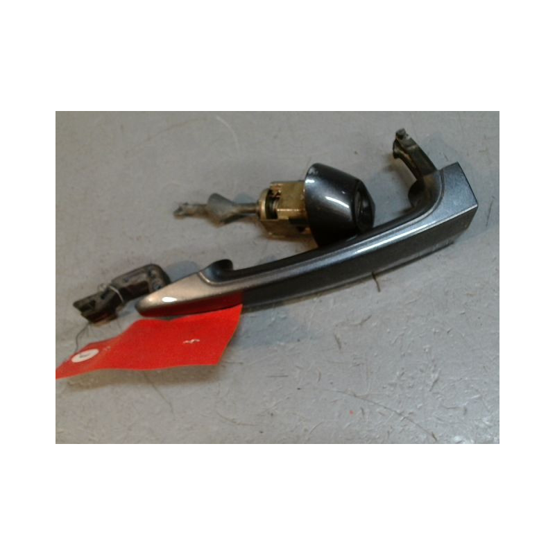 POIGNEE EXTERIEURE PORTE AVANT DROIT BMW SERIE 1 E87 PHASE 1 2.0D - 16V