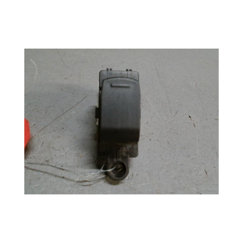 COMMANDE LEVE-GLACE PORTE AVD SUZUKI SWIFT 4 ESSENCE