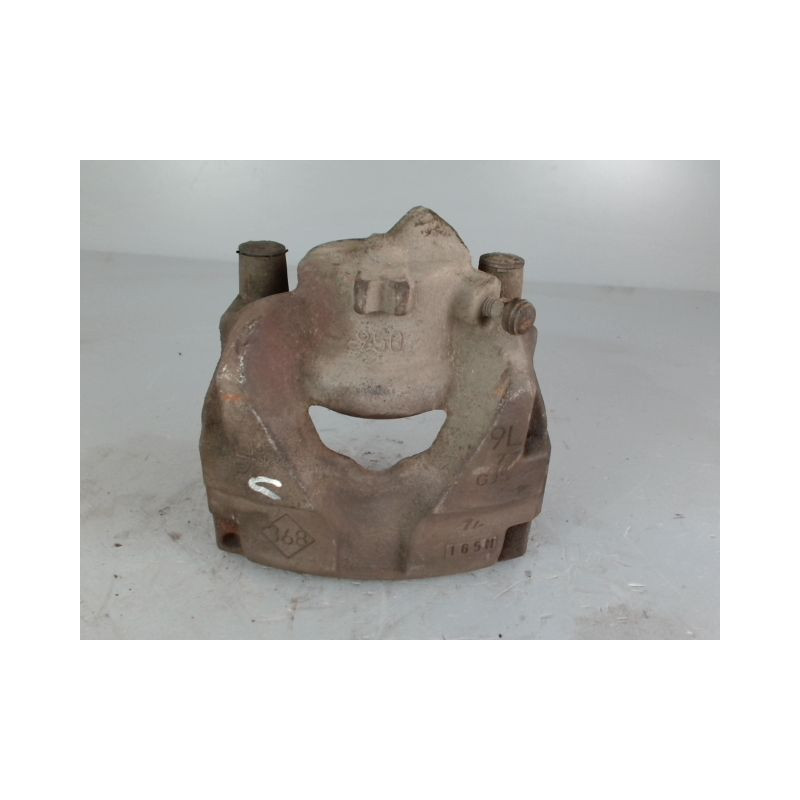 ETRIER DE FREIN AVANT GAUCHE DACIA DUSTER 1 PHASE 1 1.5 DCI - 8V