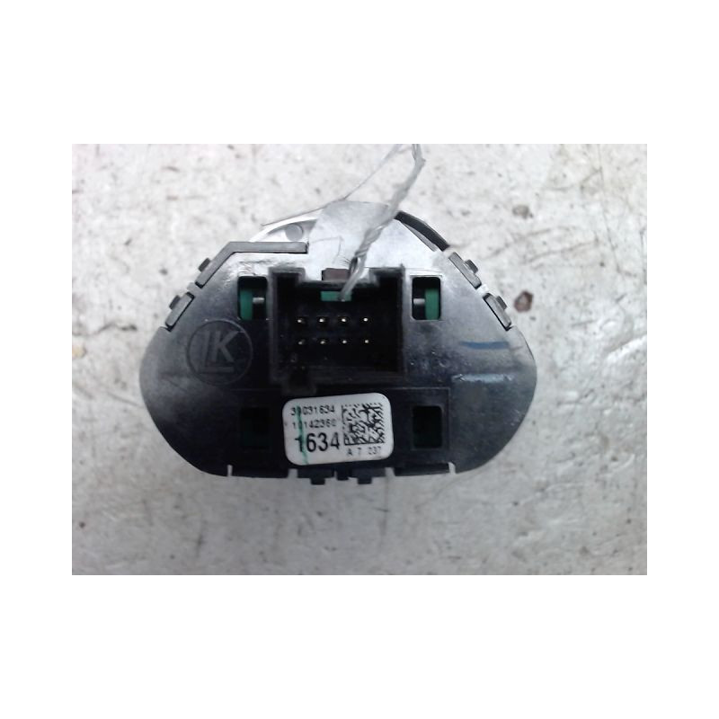 BOUTON DE WARNING OPEL CORSA E ESSENCE