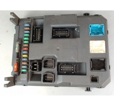 PLATINE FUSIBLE AV