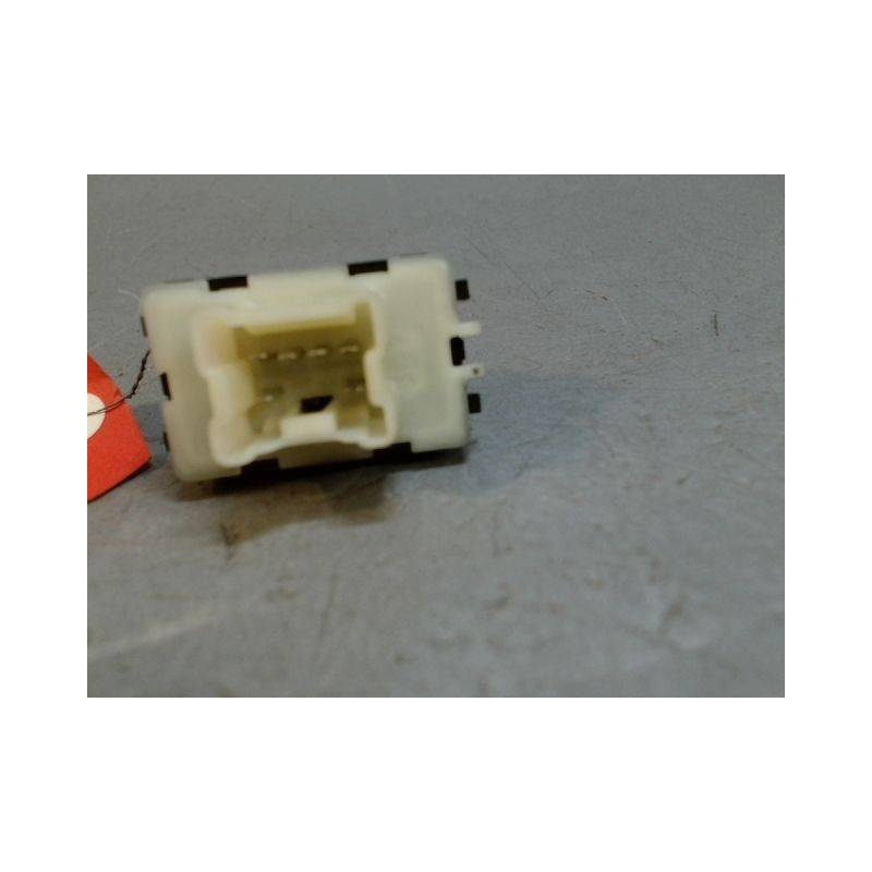 COMMANDE LEVE-GLACE PORTE ARD RENAULT CLIO 4 PHASE 2 1.2I - 16V TURB