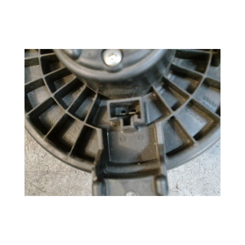 MOTEUR VENTILATEUR CHAUFFAGE SUZUKI SWIFT 3 DIESEL
