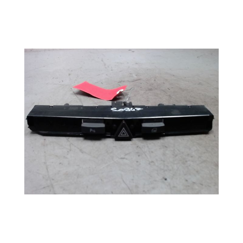 BOUTON DE WARNING OPEL ASTRA H PHASE 2 BREAK 1.7 CDTI