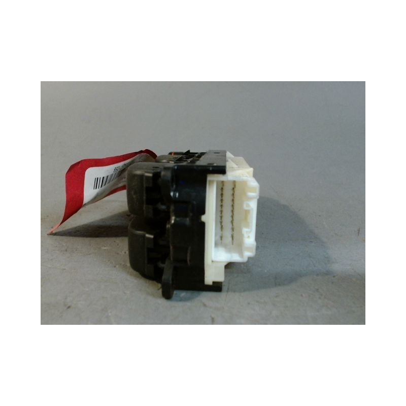 COMMANDE LEVE-GLACE PORTE AVG TOYOTA AVENSIS VERSO PHASE 2 2.0 D4D