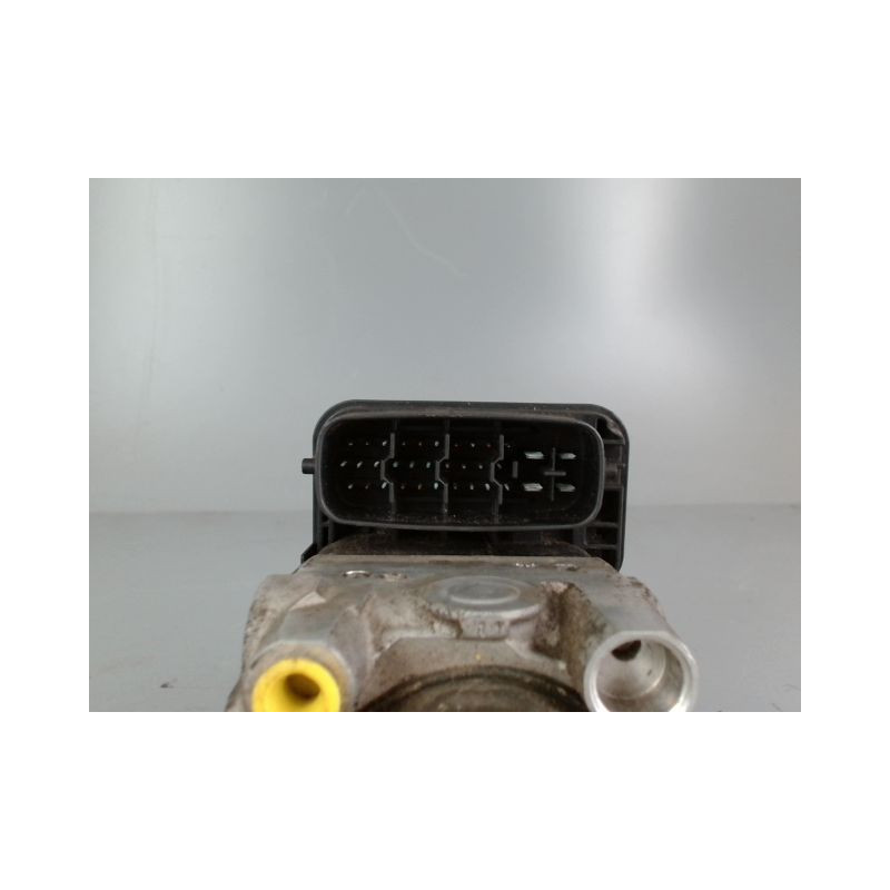 UNITE HYDRAULIQUE ABS TOYOTA RAV4 2 PHASE 1  DIESEL