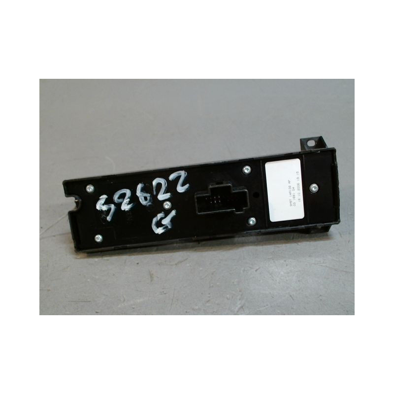 COMMANDE LEVE-GLACE PORTE AVG FORD FOCUS 2