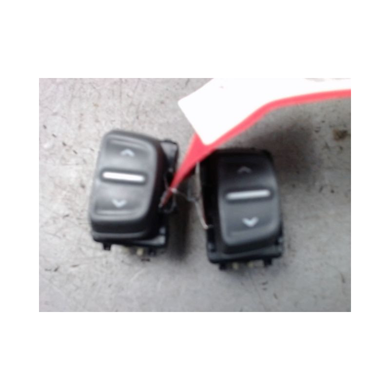 COMMANDE LEVE-GLACE PORTE AVG DACIA SANDERO
