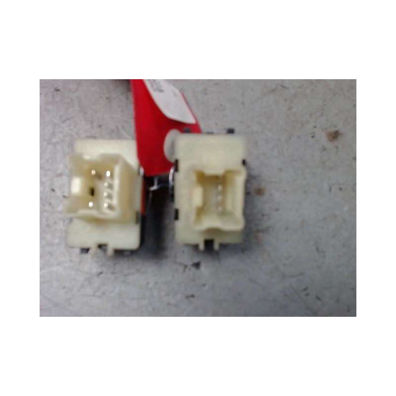 COMMANDE LEVE-GLACE PORTE AVG DACIA SANDERO
