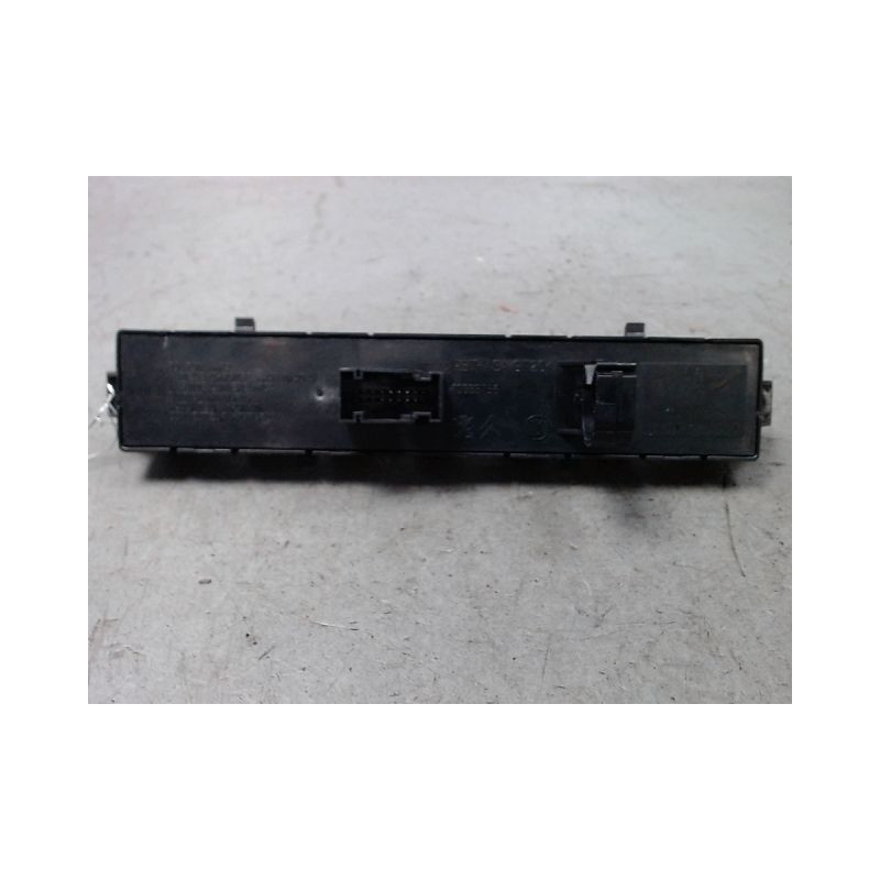 BOUTON DE WARNING PEUGEOT 3008
