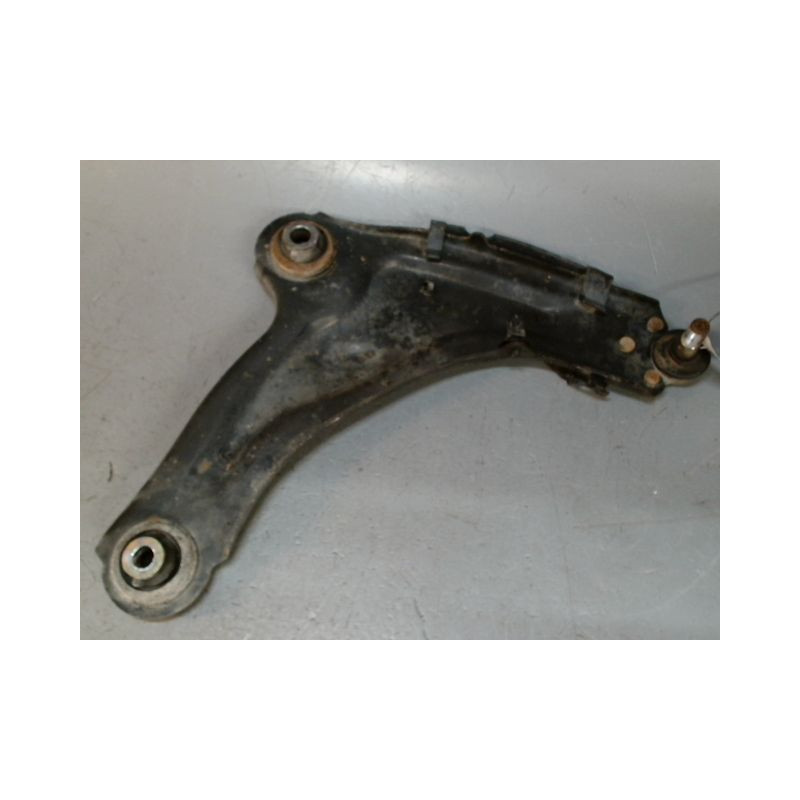 TRIANGLE INFERIEUR AVANT DROIT RENAULT LAGUNA