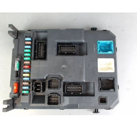 PLATINE FUSIBLE AV