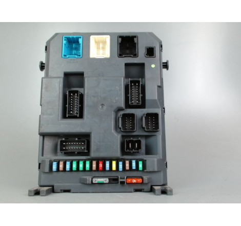 PLATINE FUSIBLE AV