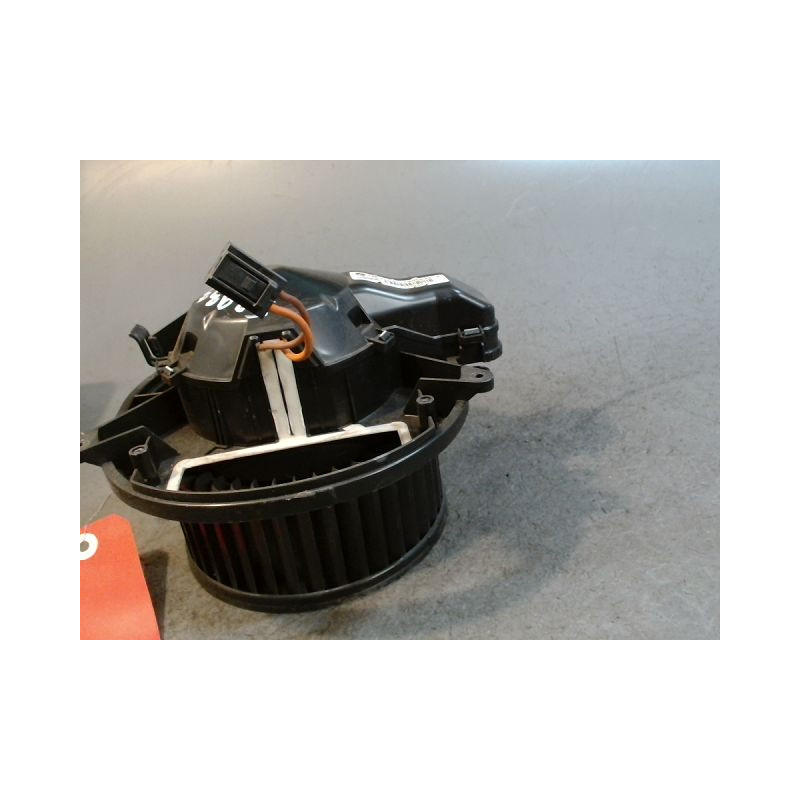 MOTEUR VENTILATEUR CHAUFFAGE B.M.W. SERIE 1