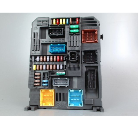 PLATINE FUSIBLE AV