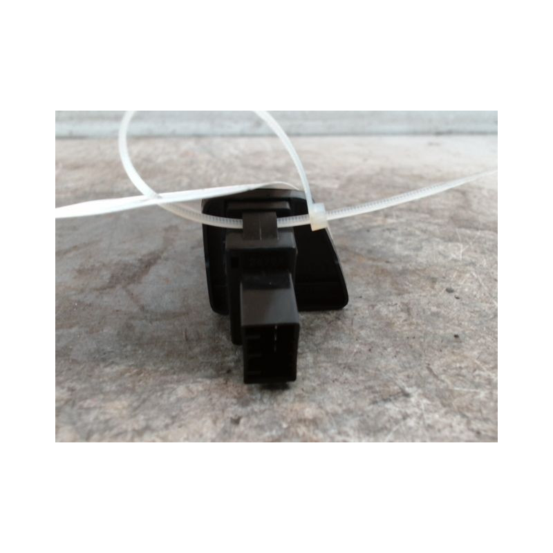 COMMANDE LEVE-GLACE PORTE AVD FIAT 500