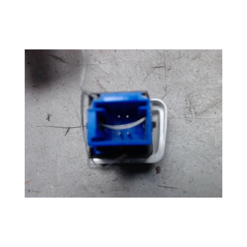 BOUTON DE WARNING PEUGEOT 208 PHASE 1 1.6 HDI - 8V TURBO