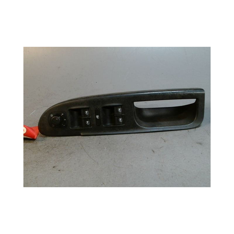 COMMANDE LEVE-GLACE PORTE AVG VOLKSWAGEN PASSAT 5 BREAK 2.0 TDI - 16V T