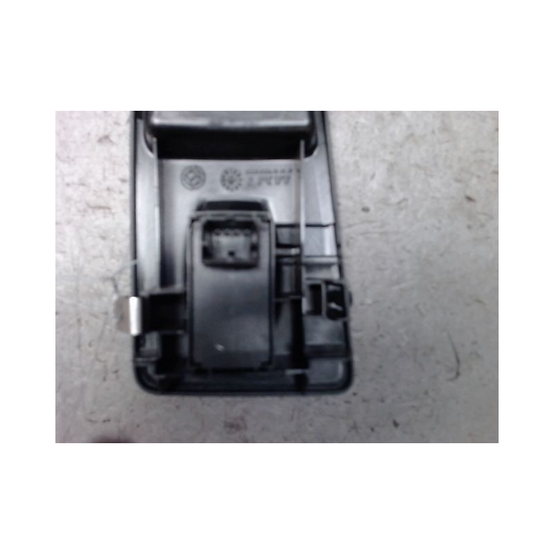 COMMANDE LEVE-GLACE PORTE AVD FIAT BRAVO 2  DIESEL