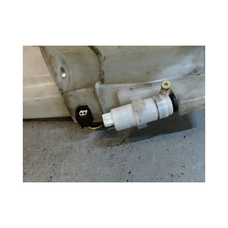 RESERVOIR LAVE-GLACE AVANT VOLVO XC 90 1 PHASE 1  DIESEL