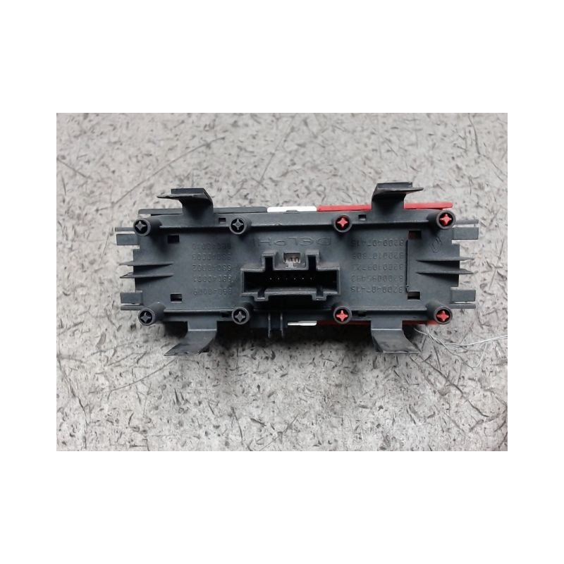 BOUTON DE WARNING RENAULT MEGANE 2 PHASE 2 DIESEL