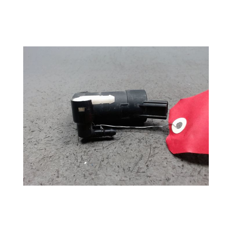 POMPE LAVE-GLACE AVANT FORD FOCUS 2 PHASE 2 BREAK  DIESEL
