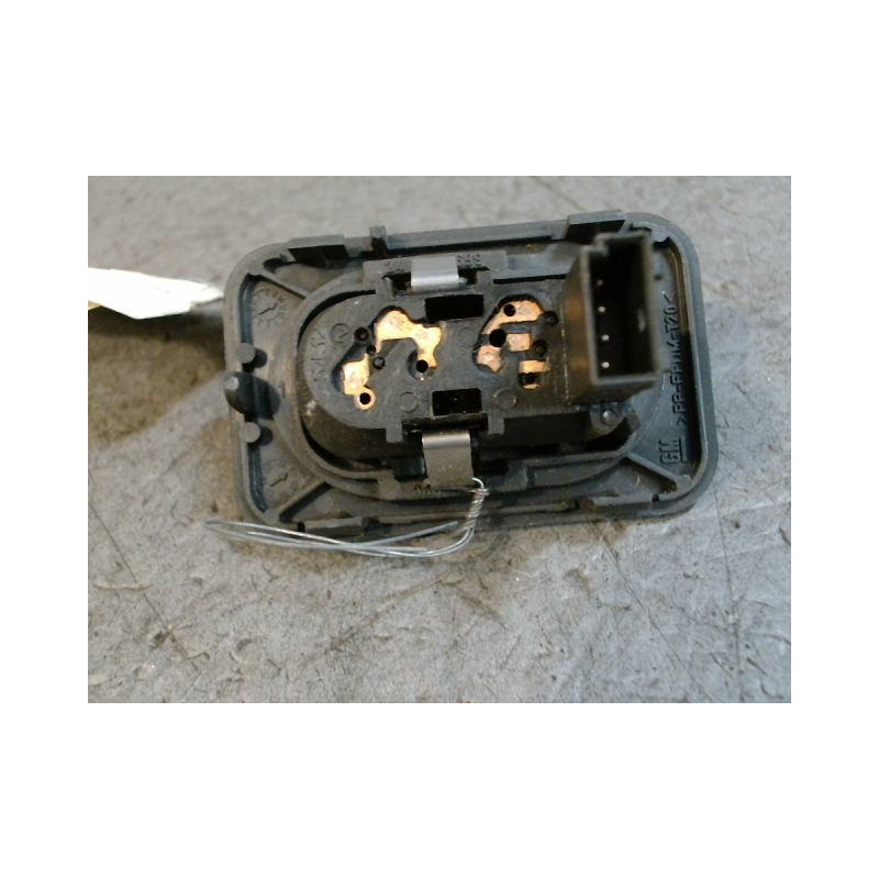 COMMANDE LEVE-GLACE PORTE AVD OPEL CORSA C PHASE 1 ESSENCE