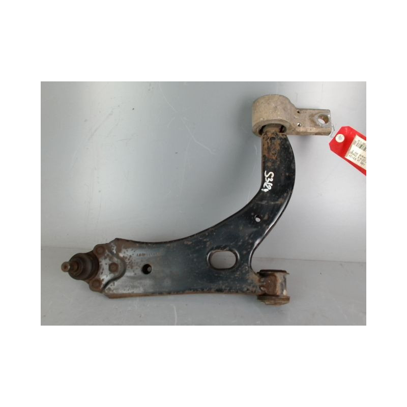TRIANGLE INFERIEUR AVANT DROIT FORD FIESTA