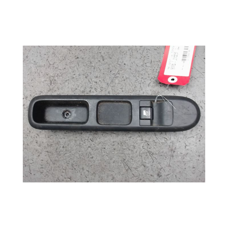 COMMANDE LEVE-GLACE PORTE AVD PEUGEOT 5008