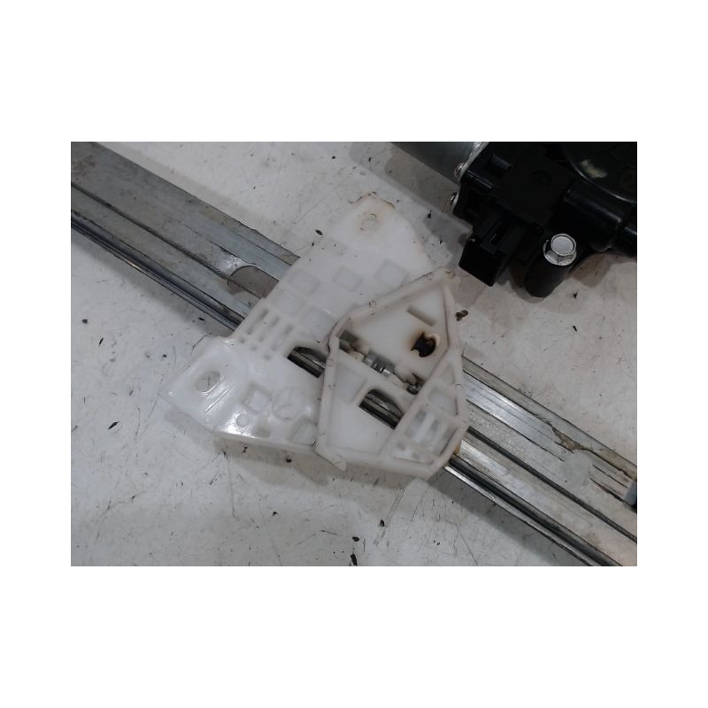 MECANISME+MOTEUR LEVE-GLACE ARRIERE DROIT MAZDA 2