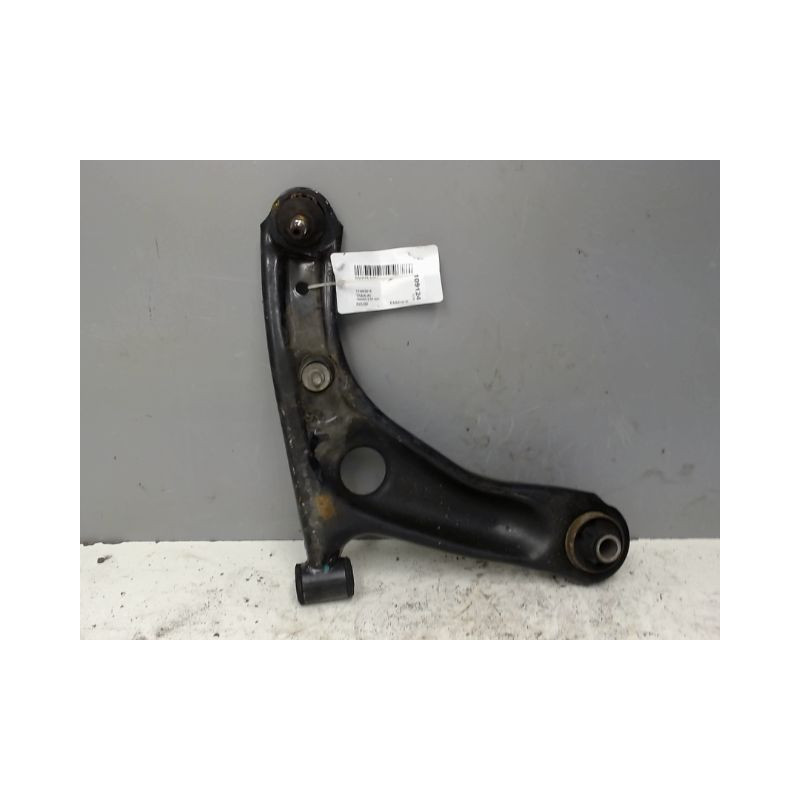 TRIANGLE INFERIEUR AVANT DROIT TOYOTA AYGO