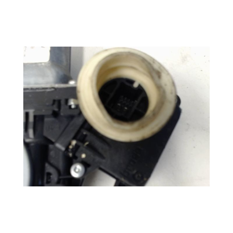 MECANISME+MOTEUR LEVE-GLACE AVANT GAUCHE TOYOTA YARIS
