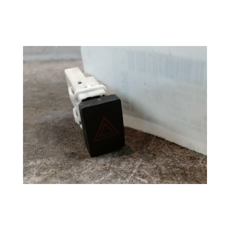 BOUTON DE WARNING NISSAN QHASQAI 2007-
