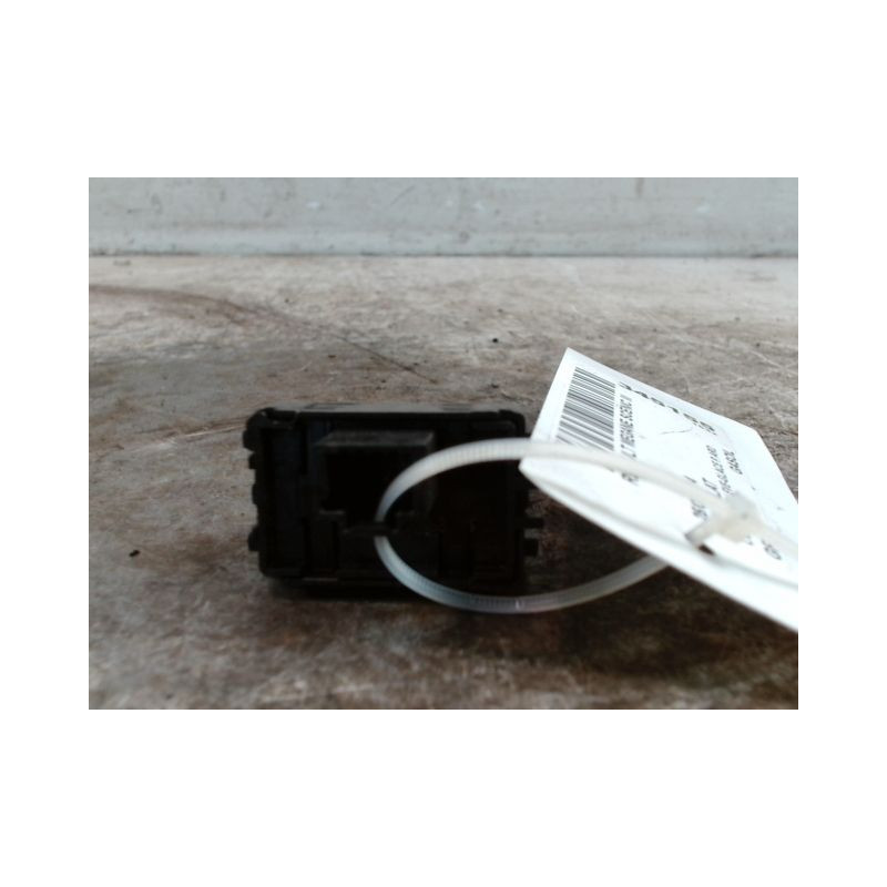 COMMANDE LEVE-GLACE PORTE ARD RENAULT SCENIC III 2009-