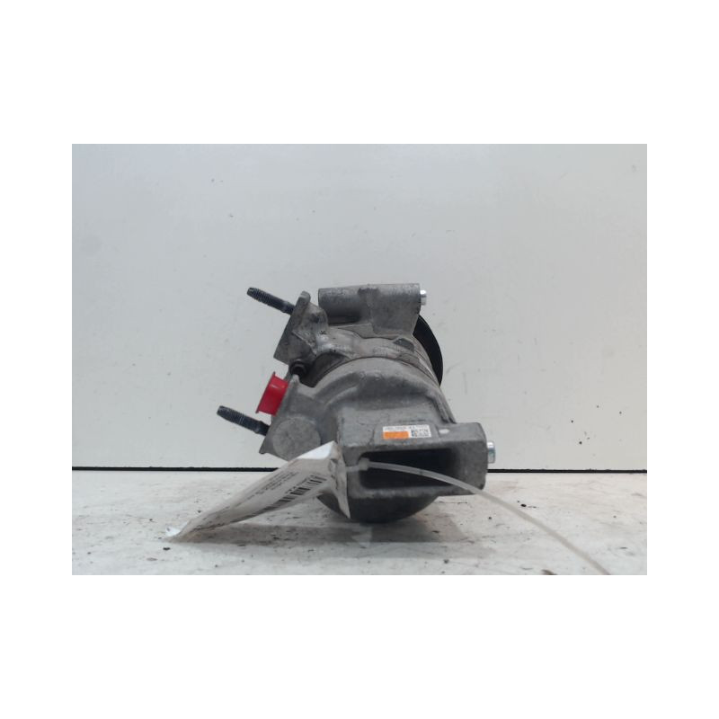 COMPRESSEUR AIR CONDITIONNE FORD KA+
