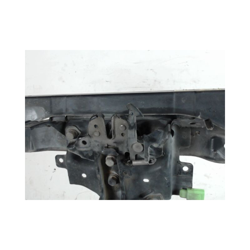 TRAVERSE SUPERIEURE ARMATURE AVANT NISSAN NOTE