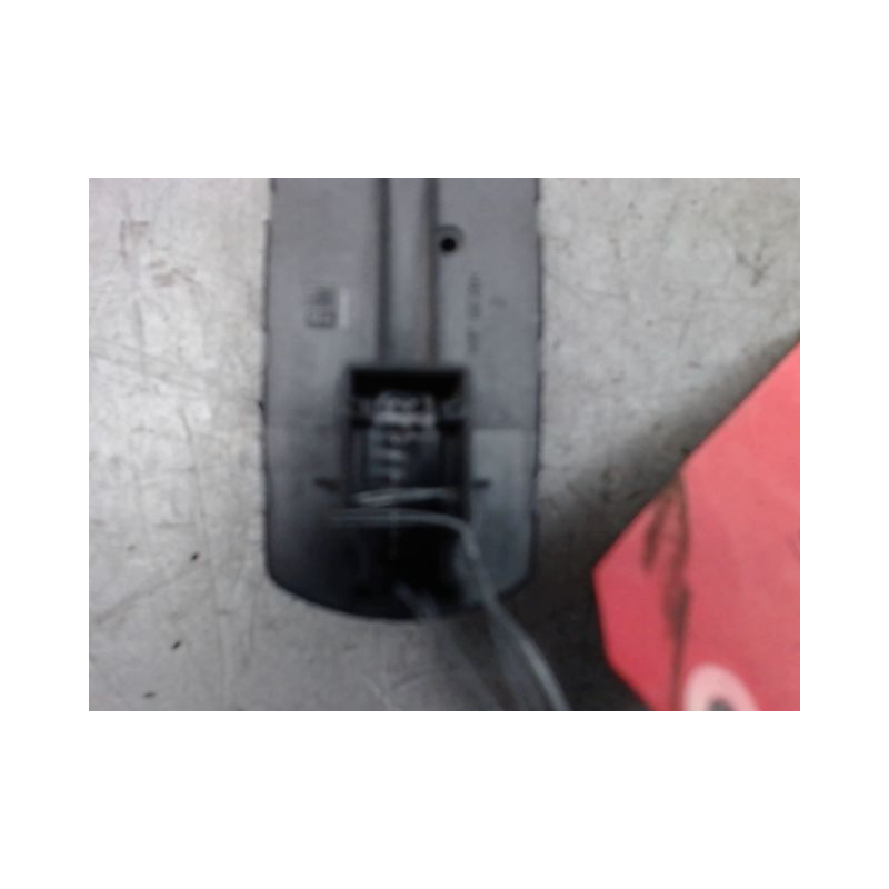 COMMANDE LEVE-GLACE PORTE AVG OPEL CORSA D PHASE 1 ESSENCE