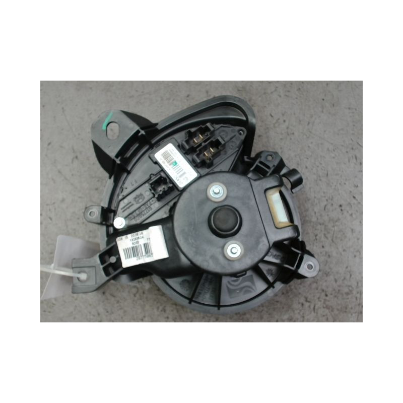 MOTEUR VENTILATEUR CHAUFFAGE OPEL ADAM