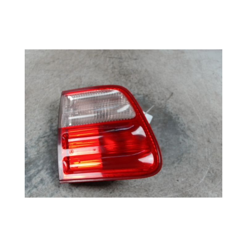 FEU ARRIERE INTERIEUR GAUCHE MERCEDES E300