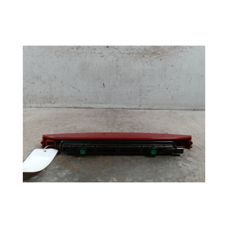 FEUX STOP SUPPLEMENTAIRE RENAULT CLIO III ESTATE 2008-
